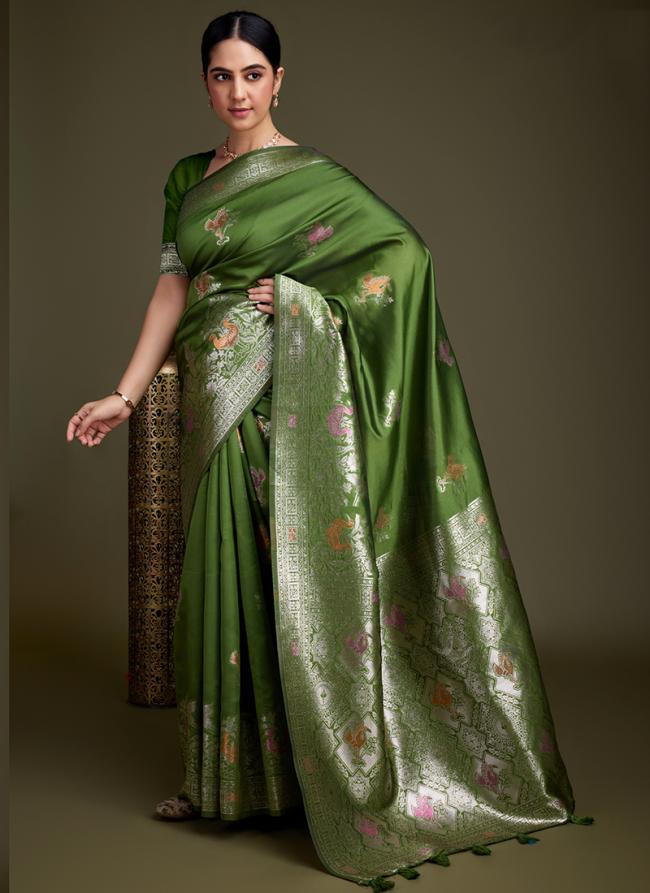 Soft Silk Green Traditional Wear Zari Weaving Saree